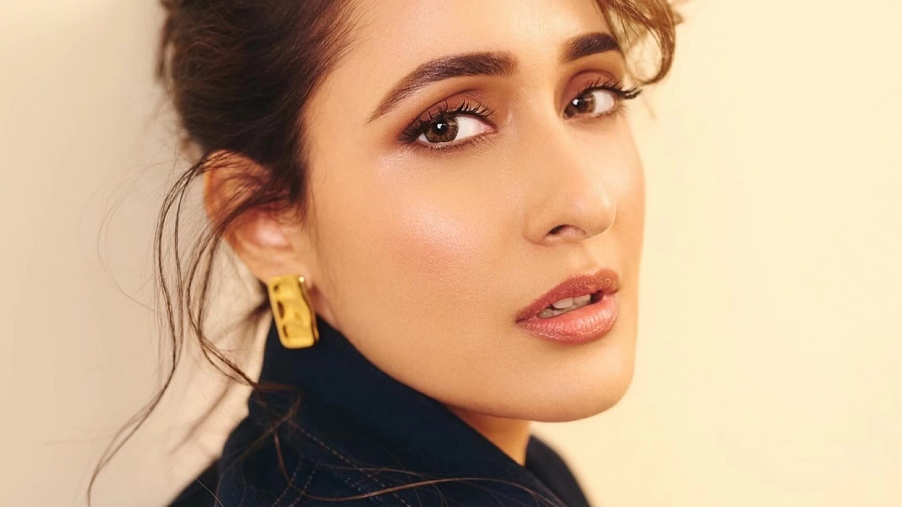 Denim Daze: Pragya Jaiswal stuns in a bold navy blue co-ord set and cropped bandeau