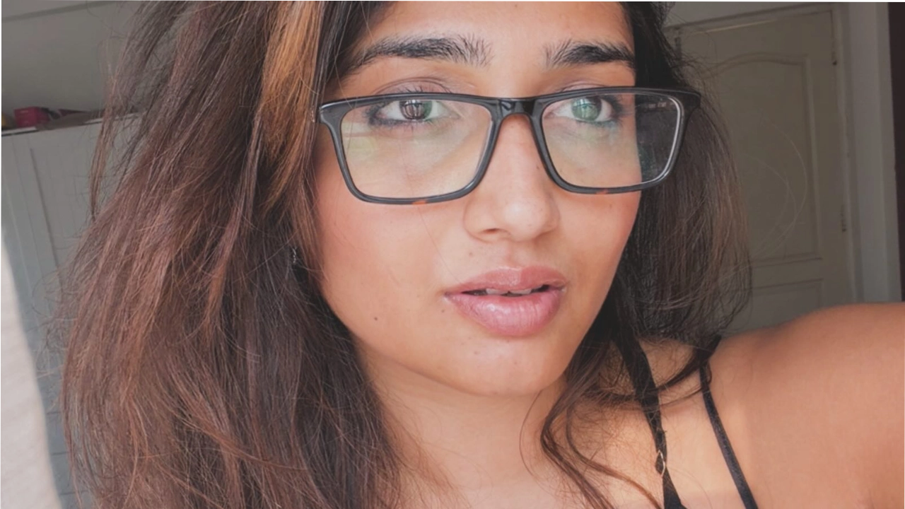 Priya Vadlamani Turns Heads in Chic Glasses Look Captioned “Chashmish”